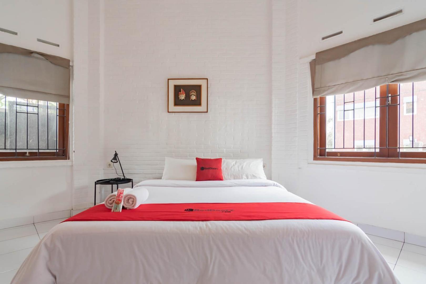 Reddoorz Plus Near Dago Pakar Bandung Exterior photo